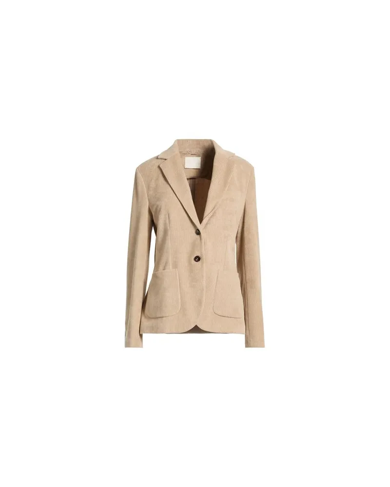 CIRCOLO 1901 ANZÜGE und CO-ORDS - Blazersauf YOOX.COM Beige