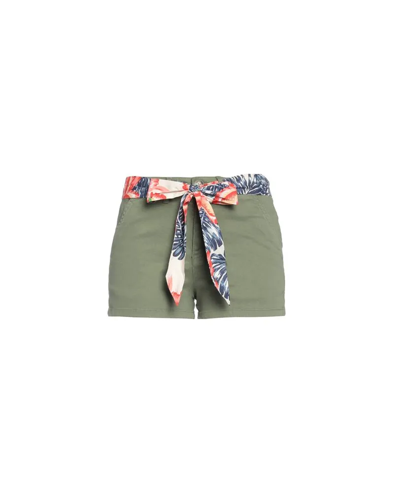 Superdry. HOSEN & RÖCKE - Shorts & Bermudashortsauf YOOX.COM Militärgrün