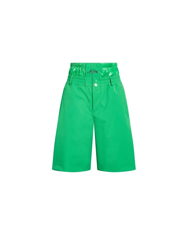 Moncler HOSEN & RÖCKE - Shorts & Bermudashortsauf YOOX.COM Grün