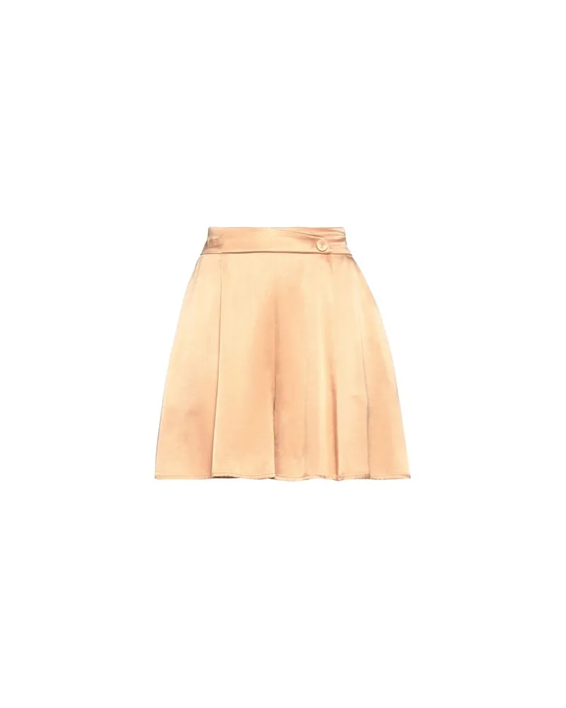 NENETTE HOSEN & RÖCKE - Shorts & Bermudashortsauf YOOX.COM Kamel