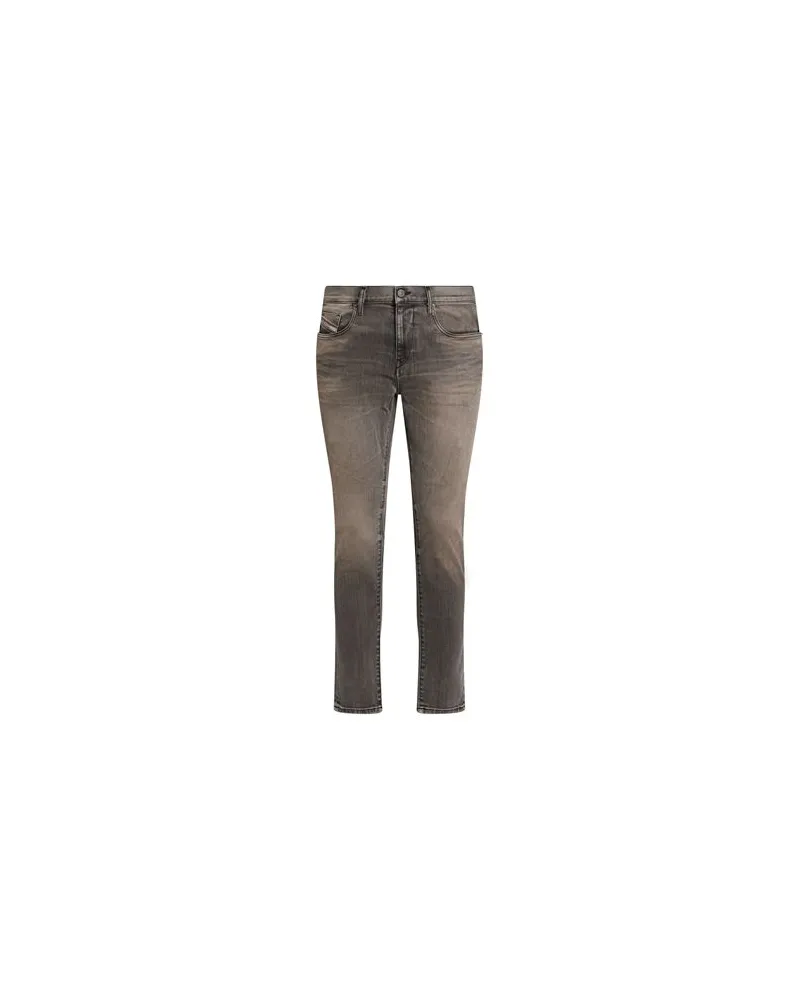 Diesel HOSEN & RÖCKE - Jeanshosenauf YOOX.COM Schwarz
