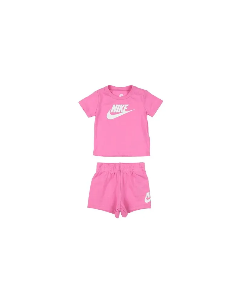 Nike CLUB TEE & SHORT SET  - NEUGEBORENE - Babykleidung-Setsauf YOOX.COM Rosa