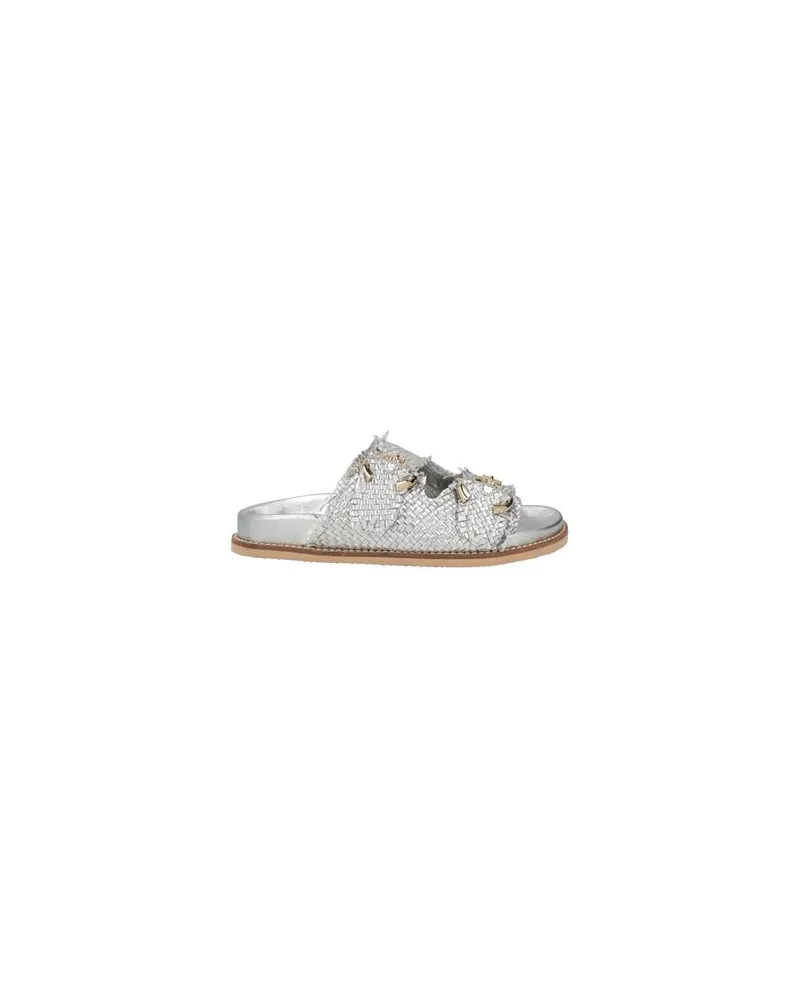 Emanuelle Vee SCHUHE - Sandalenauf YOOX.COM Silber