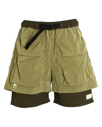 LC23 Shorts & Bermudashorts Militärgrün