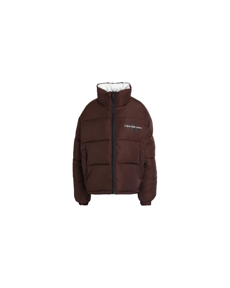 Calvin Klein JACKEN & MÄNTEL - Pufferjacken & Daunenjackenauf YOOX.COM Schokobraun