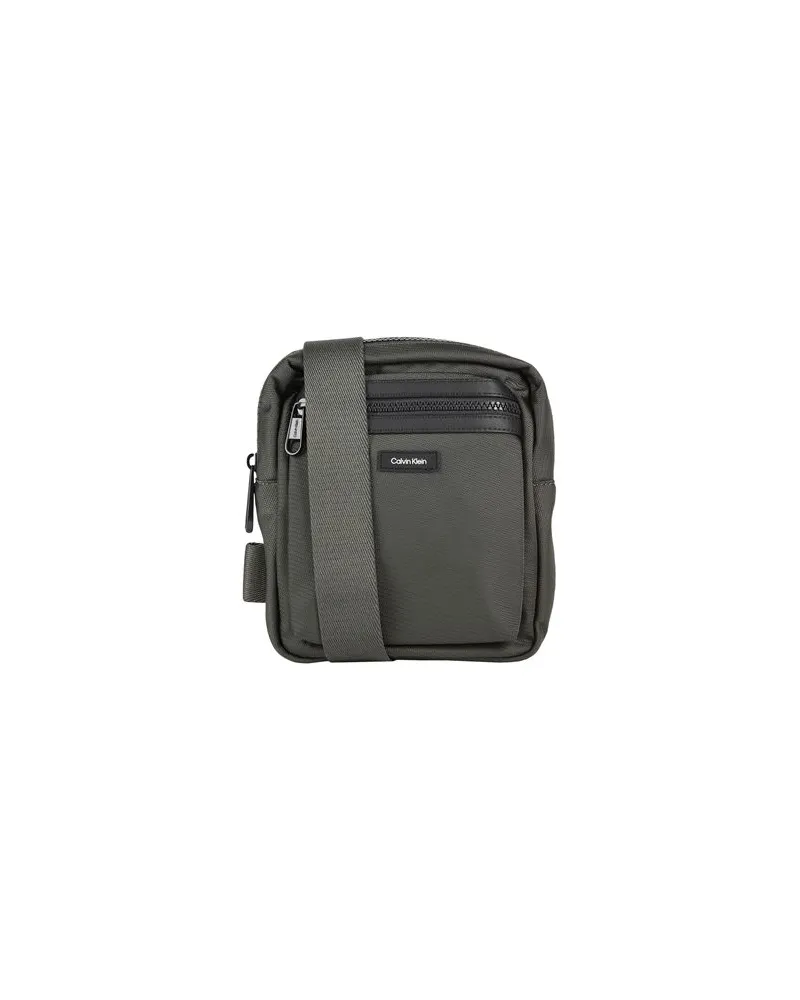 Calvin Klein TASCHEN - Umhängetascheauf YOOX.COM Militärgrün