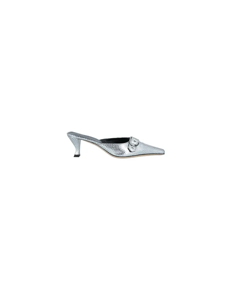 by FAR SCHUHE - Mules & Clogsauf YOOX.COM Silber