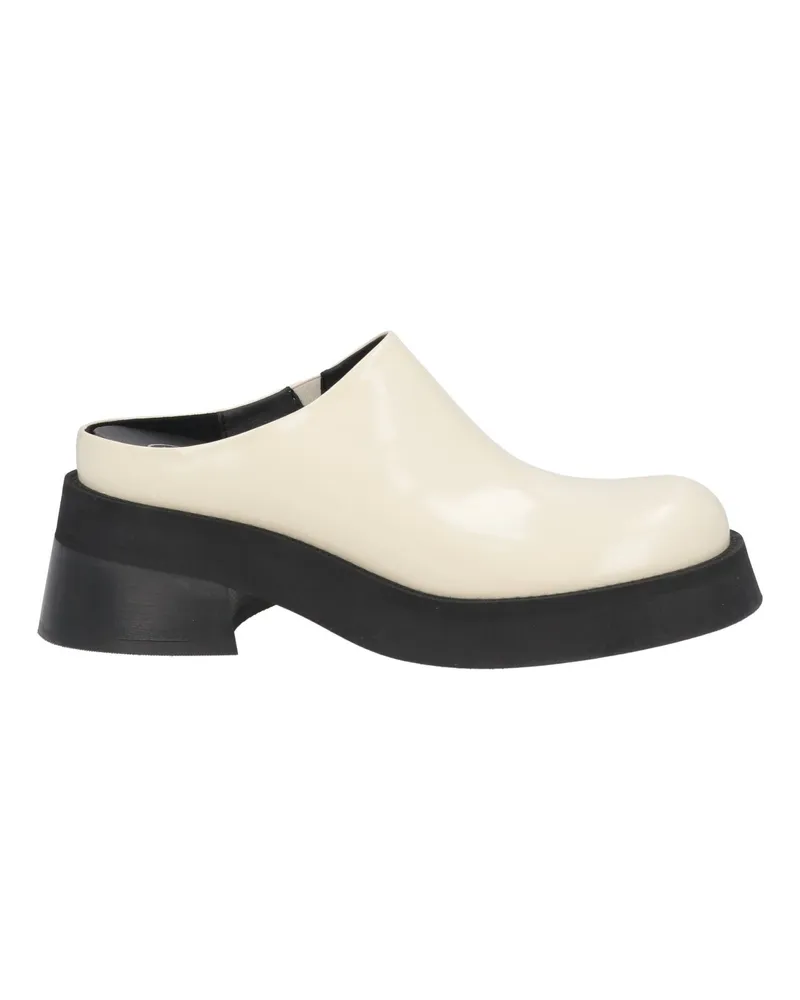 Miista Mules & Clogs Elfenbein