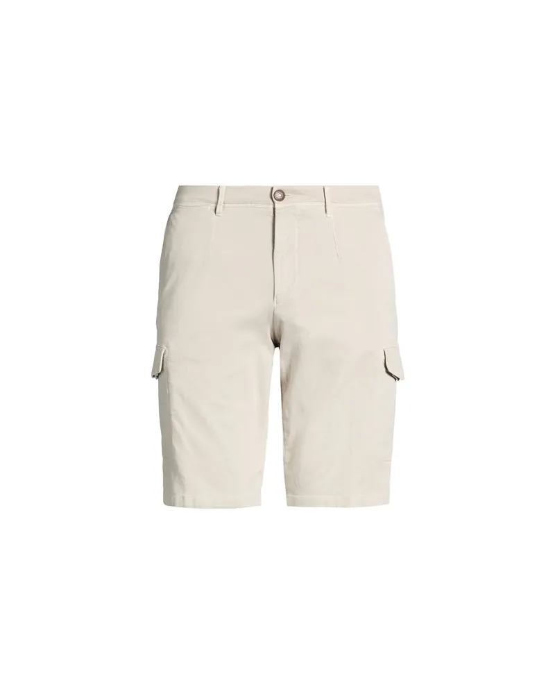 FRADI HOSEN & RÖCKE - Shorts & Bermudashortsauf YOOX.COM Hellgrau