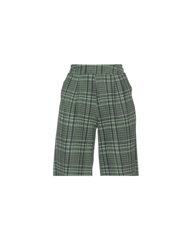 Chiara Boni HOSEN & RÖCKE - Shorts & Bermudashortsauf YOOX.COM Grün