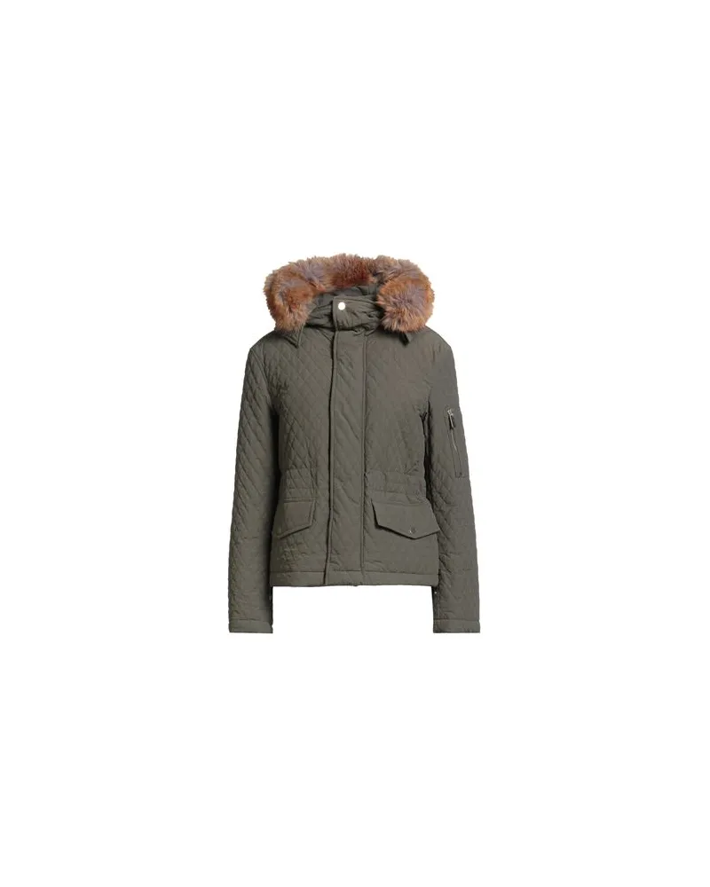 Burberry JACKEN & MÄNTEL - Pufferjacken & Daunenjackenauf YOOX.COM Militärgrün