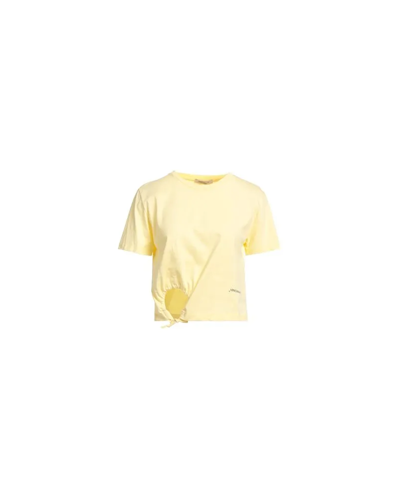HINNOMINATE TOPS - T-shirtsauf YOOX.COM Pastellgelb