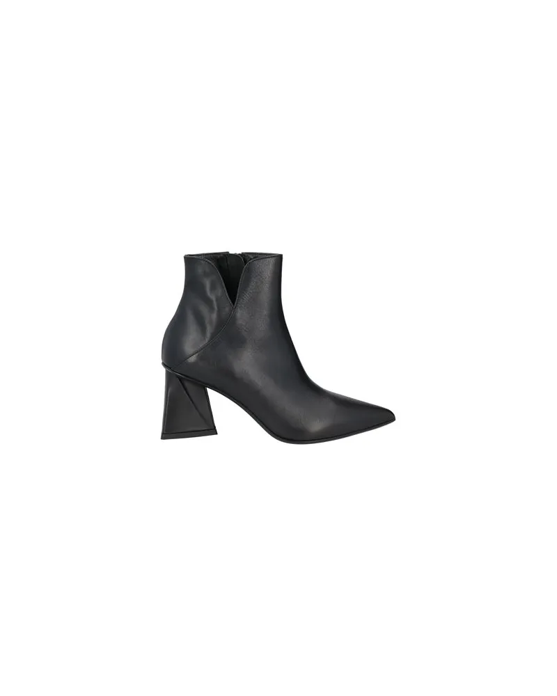 Strategia / JFK SCHUHE - Stiefelettenauf YOOX.COM Schwarz