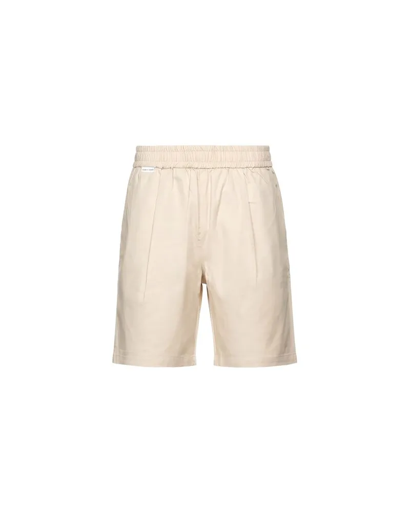 Family First HOSEN & RÖCKE - Shorts & Bermudashortsauf YOOX.COM Elfenbein