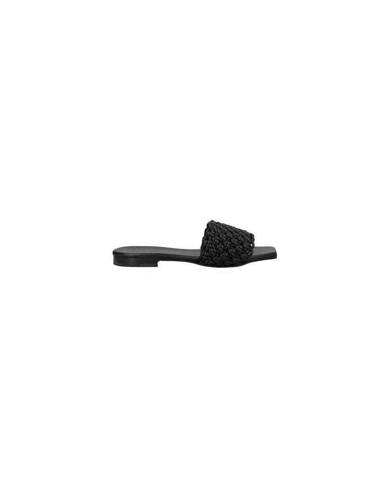 Liviana Conti SCHUHE - Sandalenauf YOOX.COM Schwarz