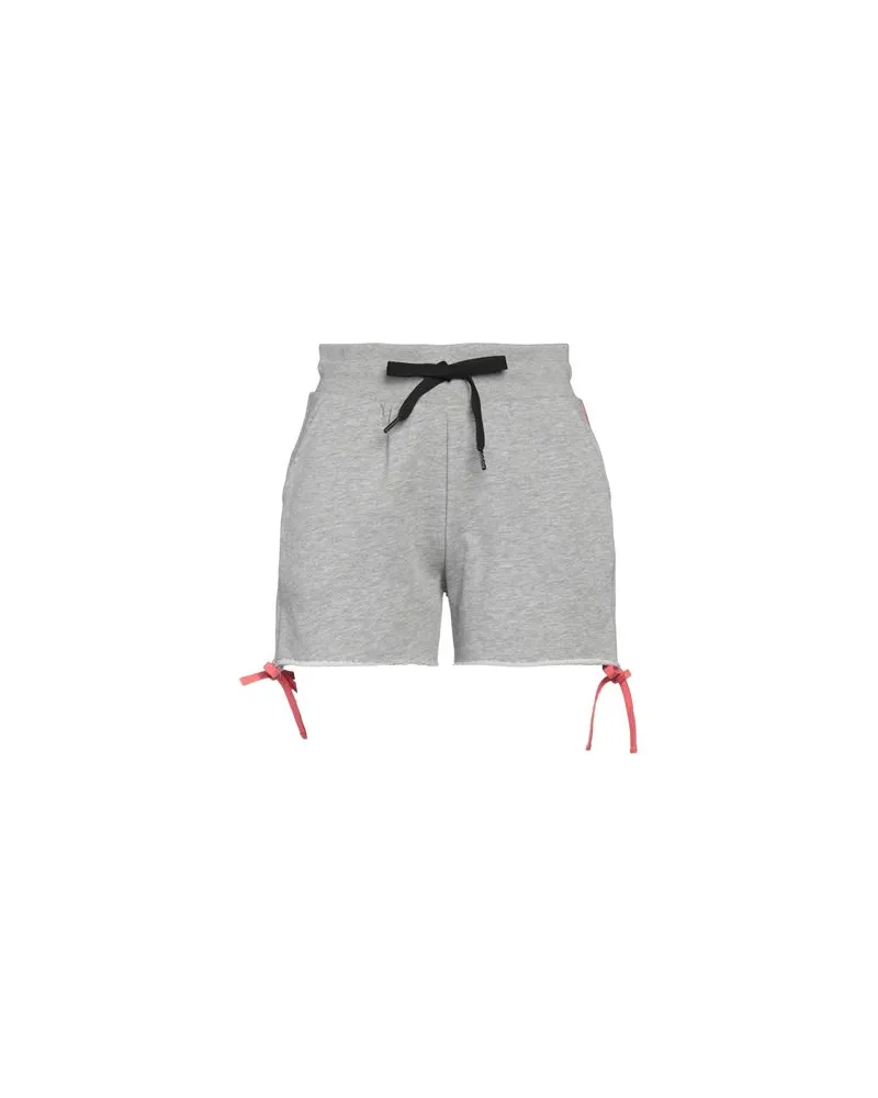 Richmond HOSEN & RÖCKE - Shorts & Bermudashortsauf YOOX.COM Hellgrau