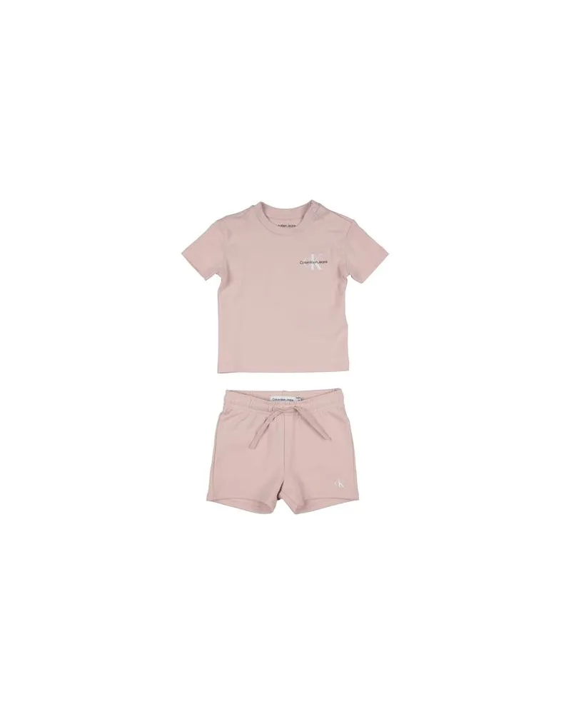 Calvin Klein NEUGEBORENE - Babykleidung-Setsauf YOOX.COM Rosa
