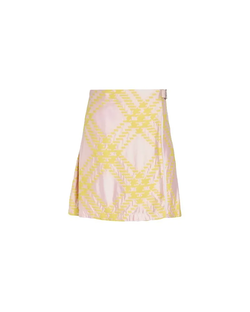 Burberry HOSEN & RÖCKE - Miniröckeauf YOOX.COM Rosa