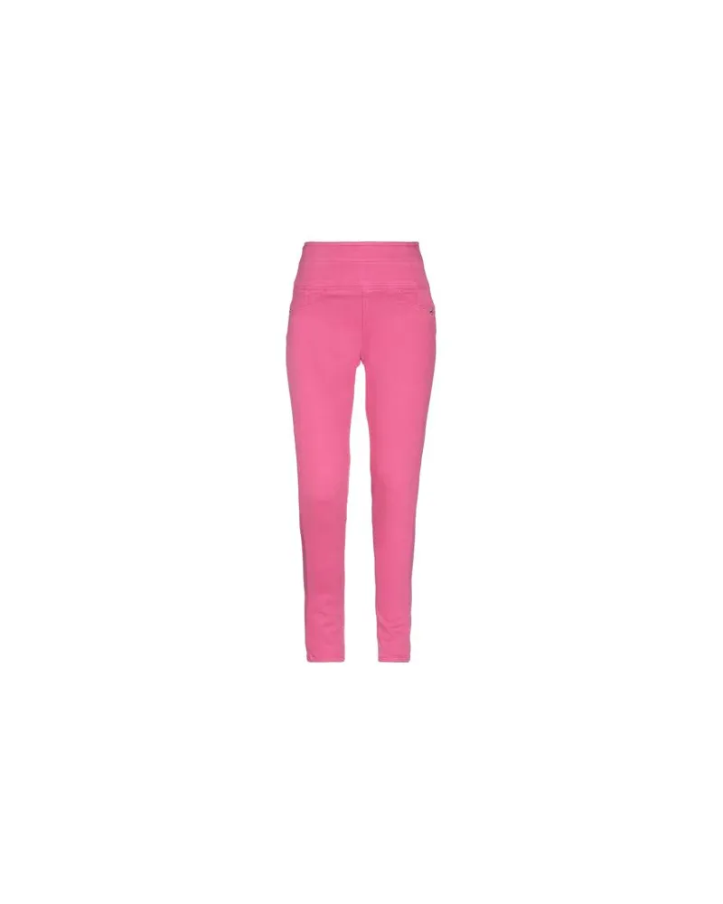 Pepe Jeans HOSEN & RÖCKE - Jeanshosenauf YOOX.COM Fuchsia
