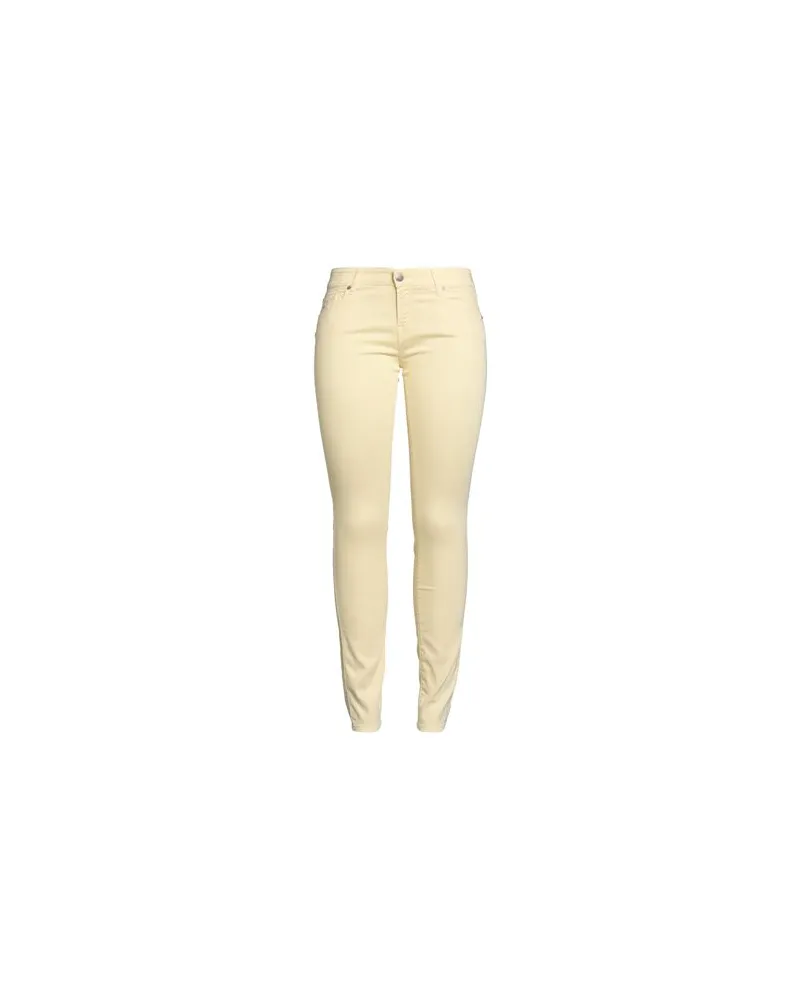 Jacob Cohën HOSEN & RÖCKE - Jeanshosenauf YOOX.COM Pastellgelb