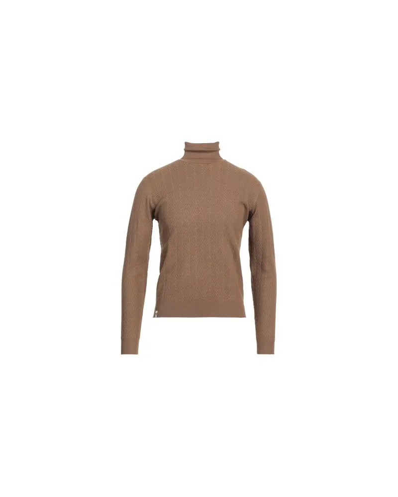 Fred Mello STRICKWAREN - Rollkragenpulloverauf YOOX.COM Braun