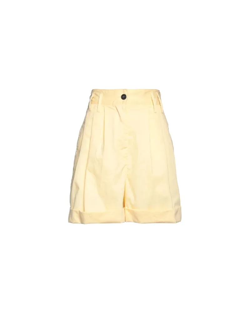 forte_forte HOSEN & RÖCKE - Shorts & Bermudashortsauf YOOX.COM Gelb