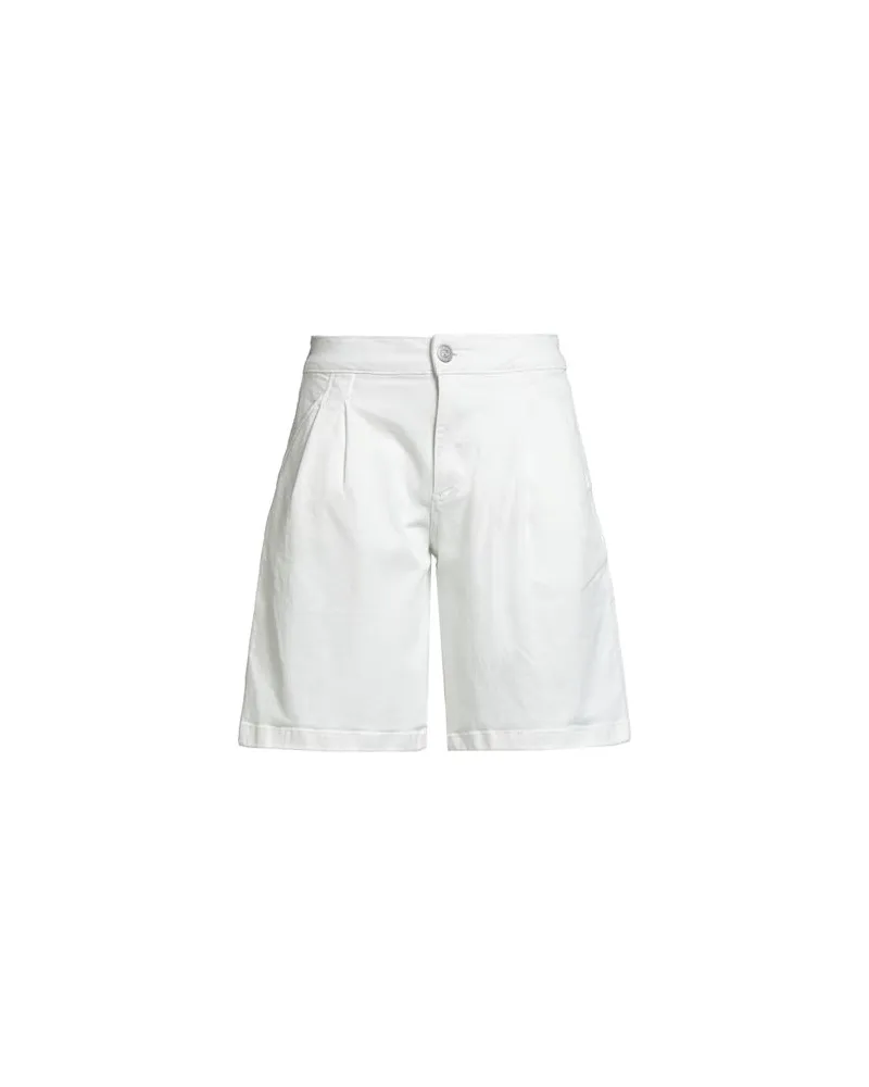 True Religion HOSEN & RÖCKE - Jeansshortsauf YOOX.COM Weiß