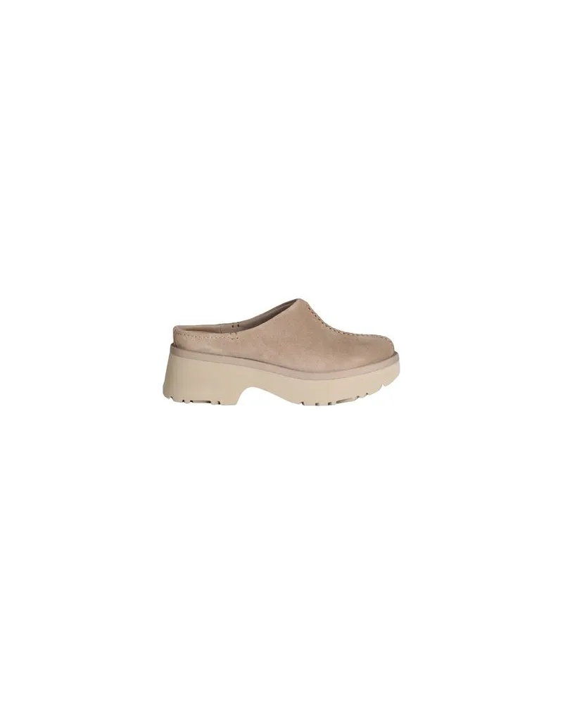 UGG NEW HEIGHTS CLOG  - SCHUHE - Mules & Clogsauf YOOX.COM Sand
