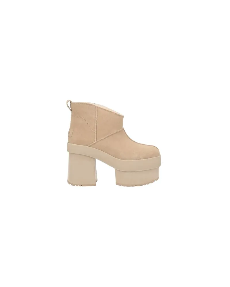 UGG NEW HEIGHTS PLATFORM MINI  - SCHUHE - Stiefelettenauf YOOX.COM Beige