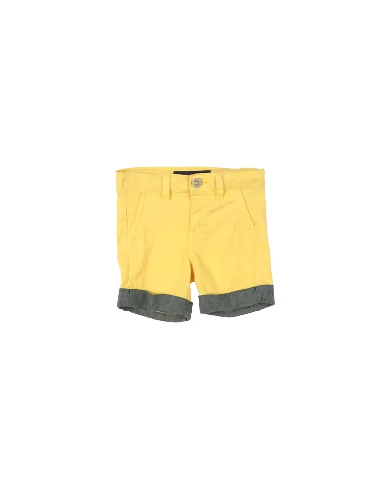 Guess HOSEN & RÖCKE - Shorts & Bermudashortsauf YOOX.COM Gelb