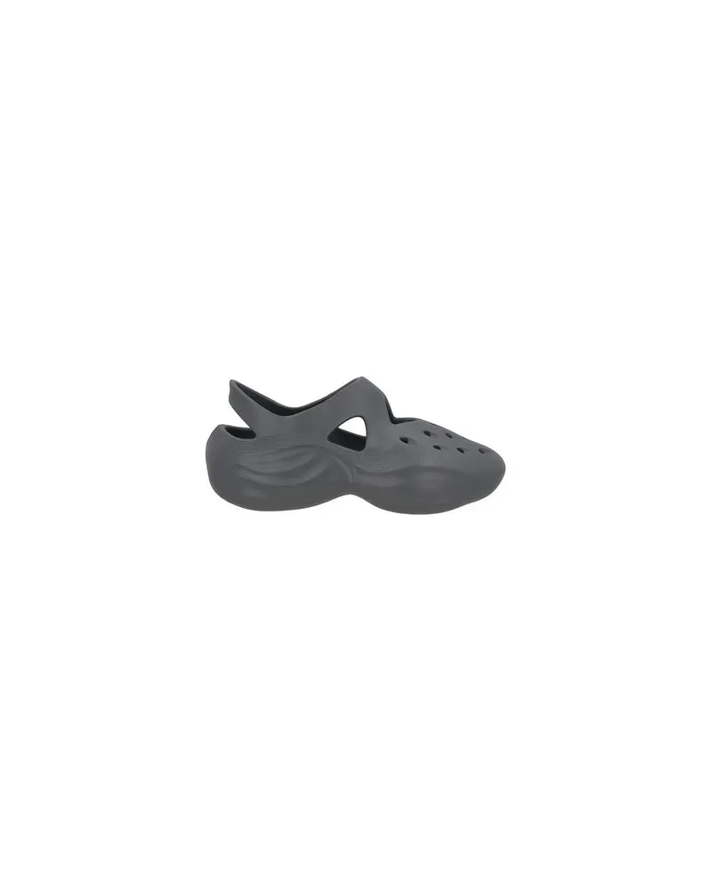 Crocs DINGYUN ZHANG X  - SCHUHE - Sandalenauf YOOX.COM Schwarz
