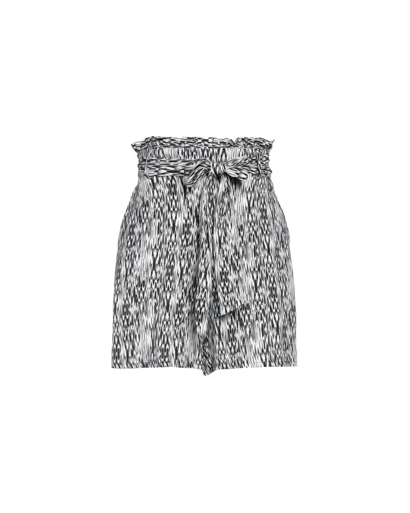 Vero Moda HOSEN & RÖCKE - Shorts & Bermudashortsauf YOOX.COM Weiß
