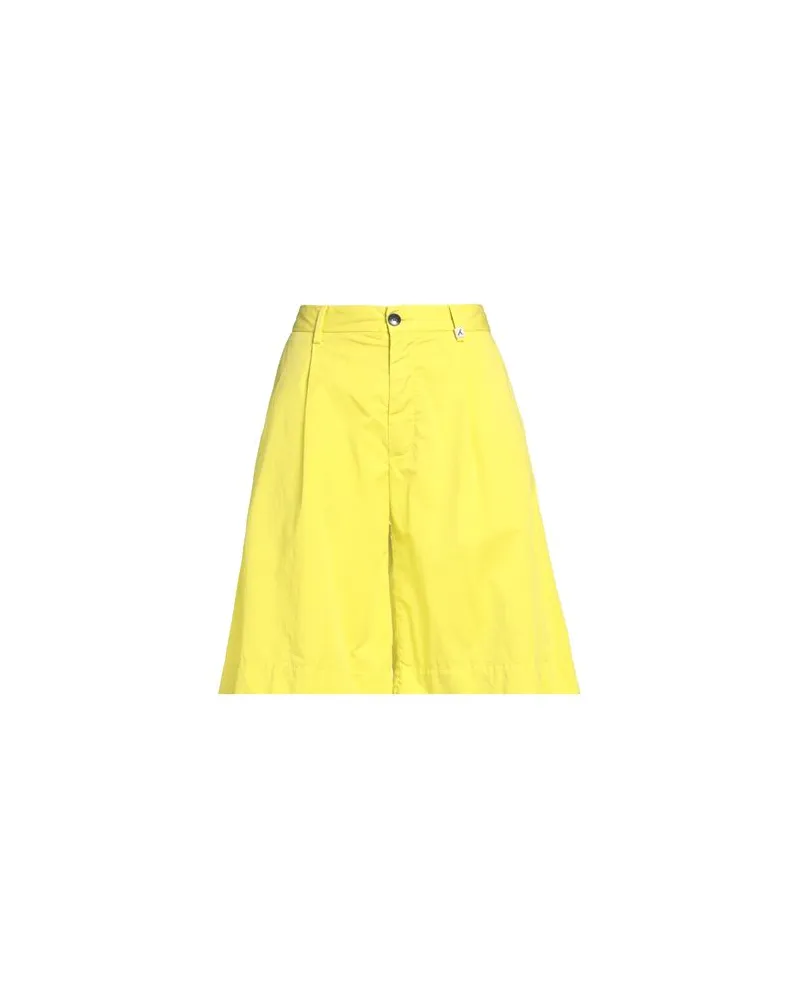 MYTHS HOSEN & RÖCKE - Shorts & Bermudashortsauf YOOX.COM Gelb