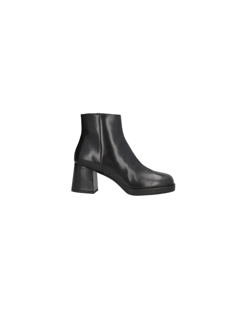 NOA A. SCHUHE - Stiefelettenauf YOOX.COM Schwarz