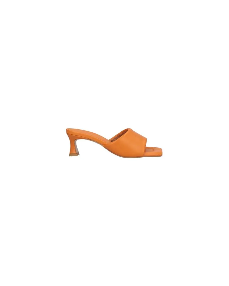 ÁNGEL ALARCÓN  SCHUHE - Sandalenauf YOOX.COM Orange