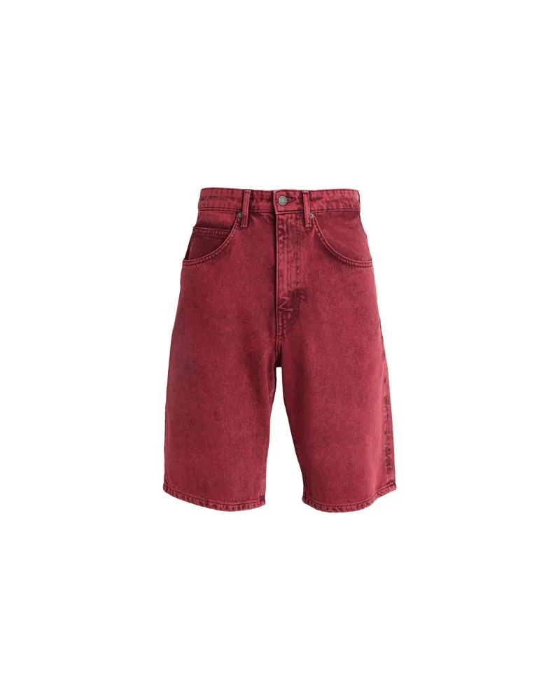 Guess HOSEN & RÖCKE - Jeansshortsauf YOOX.COM Ziegelrot