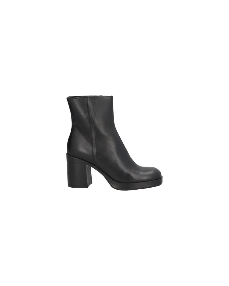 NOA A. SCHUHE - Stiefelettenauf YOOX.COM Schwarz