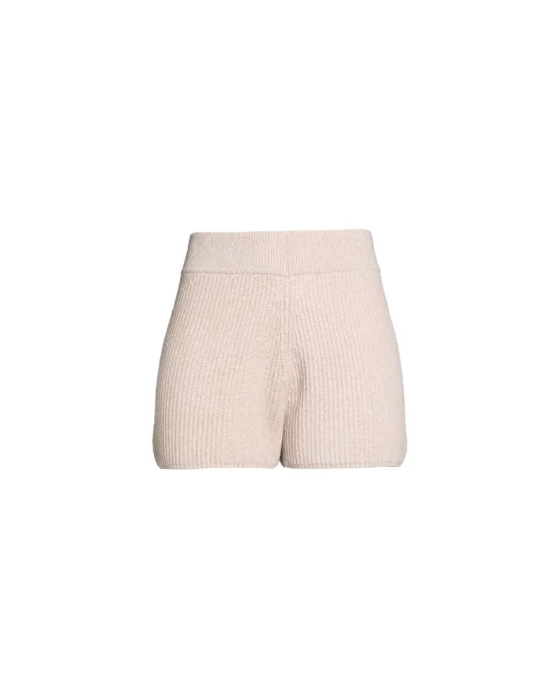 ALLUDE HOSEN & RÖCKE - Shorts & Bermudashortsauf YOOX.COM Beige