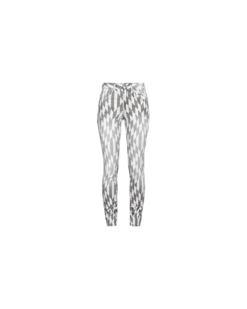 Isabel Marant HOSEN & RÖCKE - Jeanshosenauf YOOX.COM Schwarz