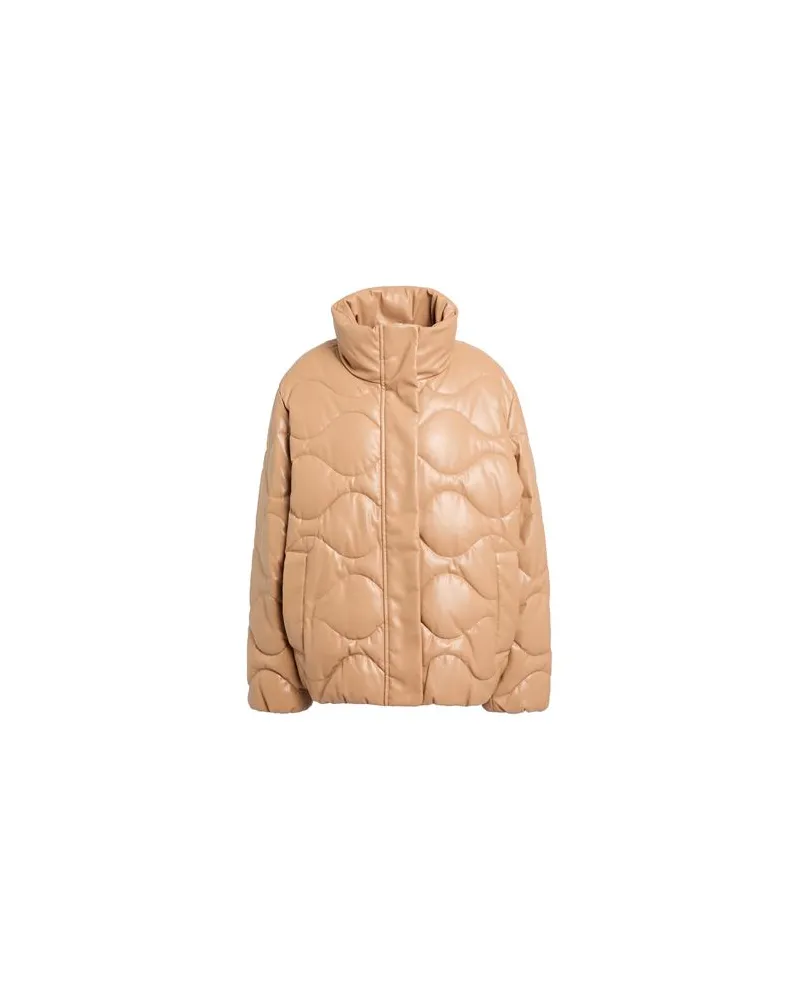 HUGO BOSS JACKEN & MÄNTEL - Pufferjacken & Daunenjackenauf YOOX.COM Kamel