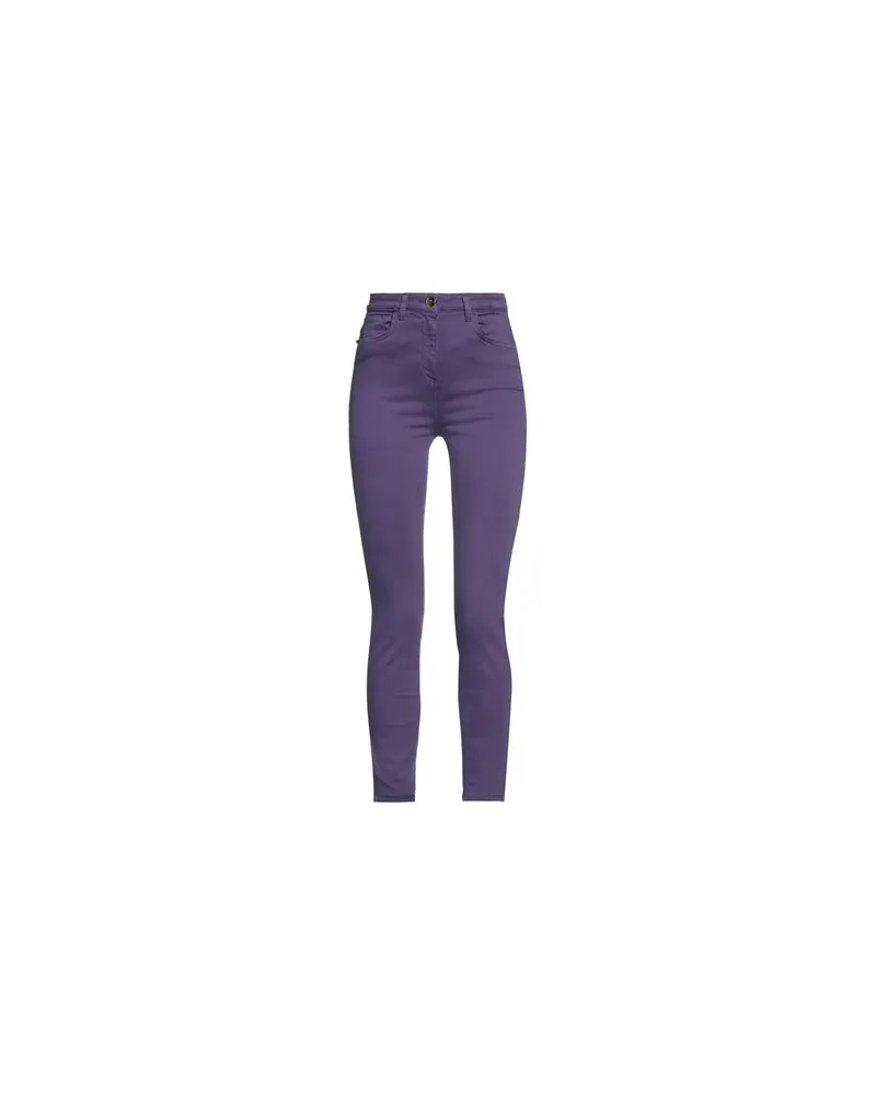 Elisabetta Franchi HOSEN & RÖCKE - Jeanshosenauf YOOX.COM Violett