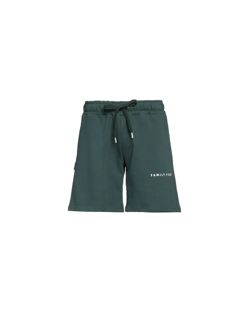 Family First HOSEN & RÖCKE - Shorts & Bermudashortsauf YOOX.COM Grün