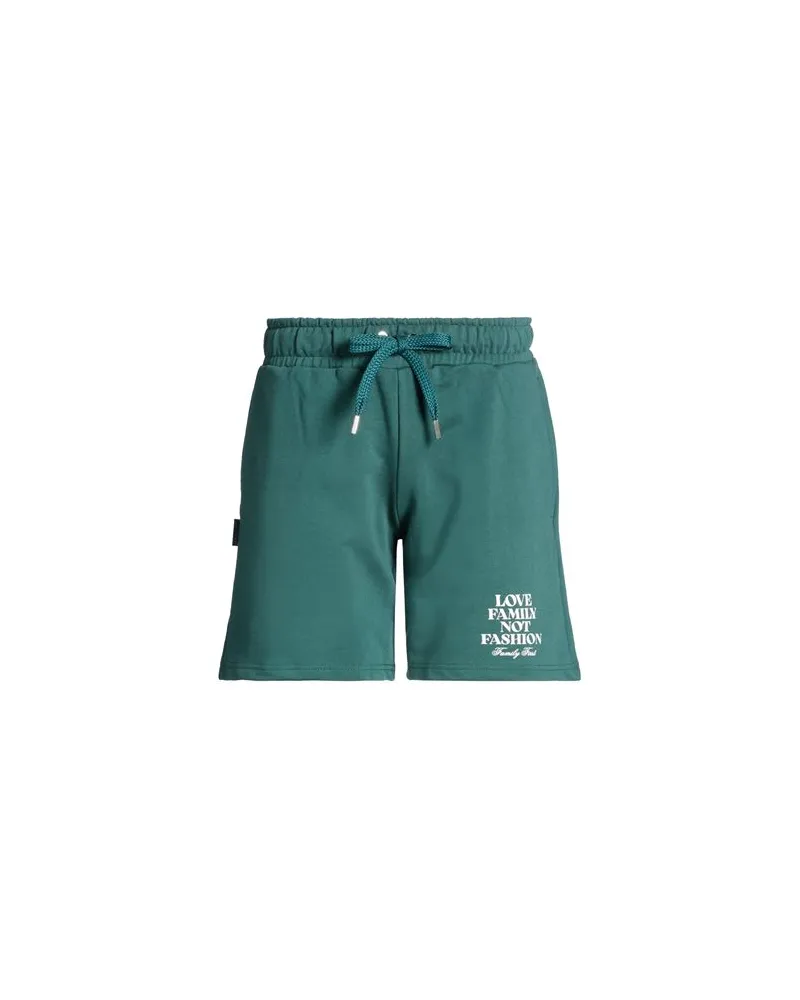 Family First HOSEN & RÖCKE - Shorts & Bermudashortsauf YOOX.COM Dunkelgrün