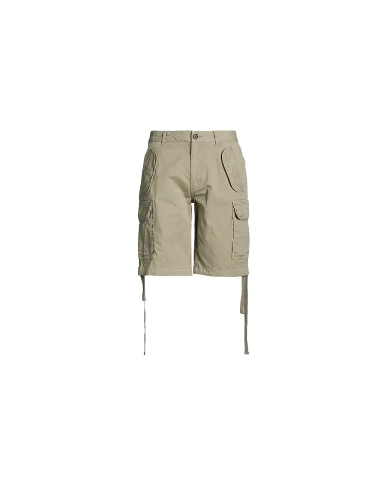 Liu Jo HOSEN & RÖCKE - Shorts & Bermudashortsauf YOOX.COM Militärgrün
