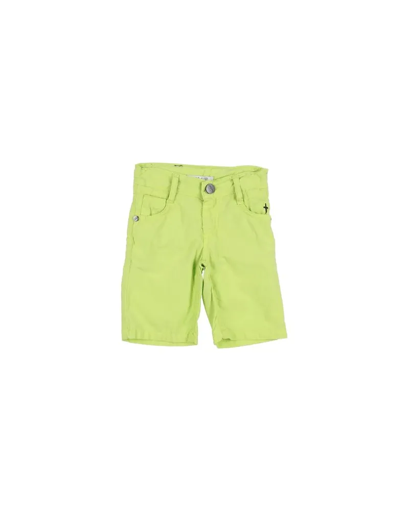 Cesare Paciotti HOSEN & RÖCKE - Shorts & Bermudashortsauf YOOX.COM Grün