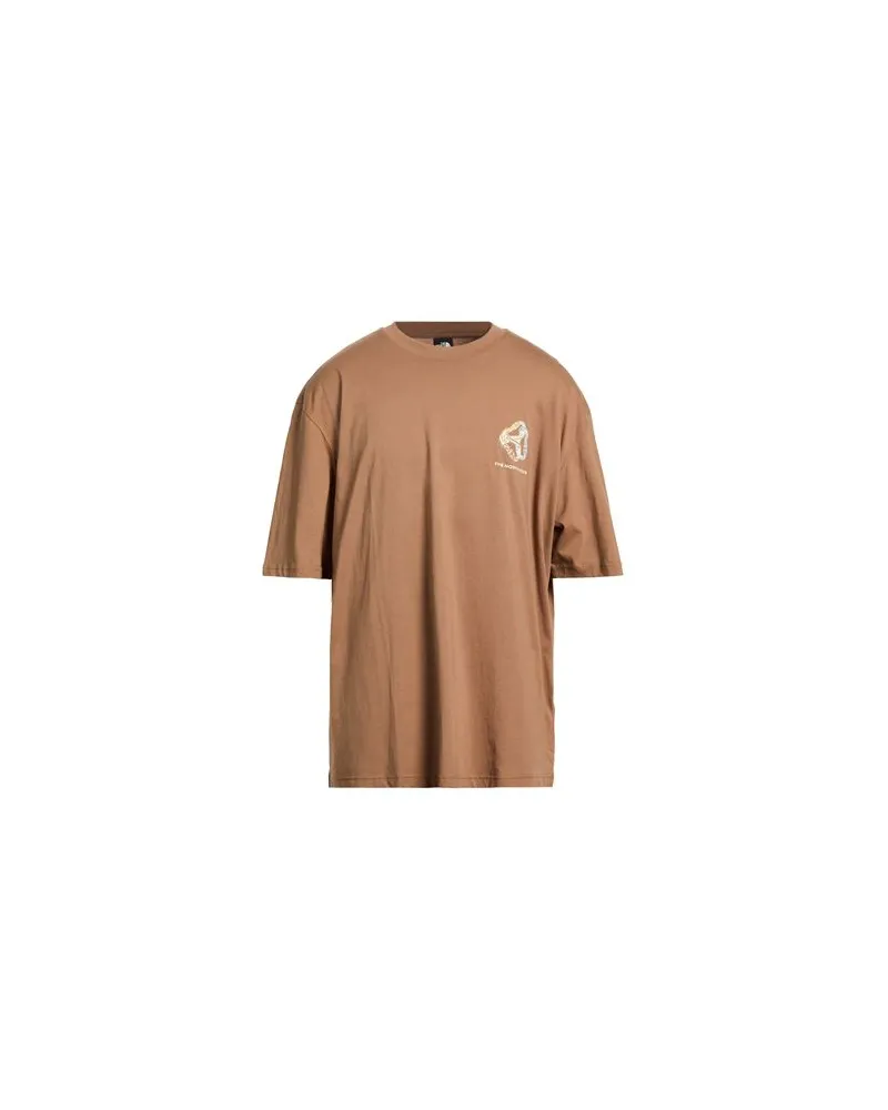 The North Face M CARABINER SS TEE OVERSIZED - TOPS - T-shirtsauf YOOX.COM Hellbraun