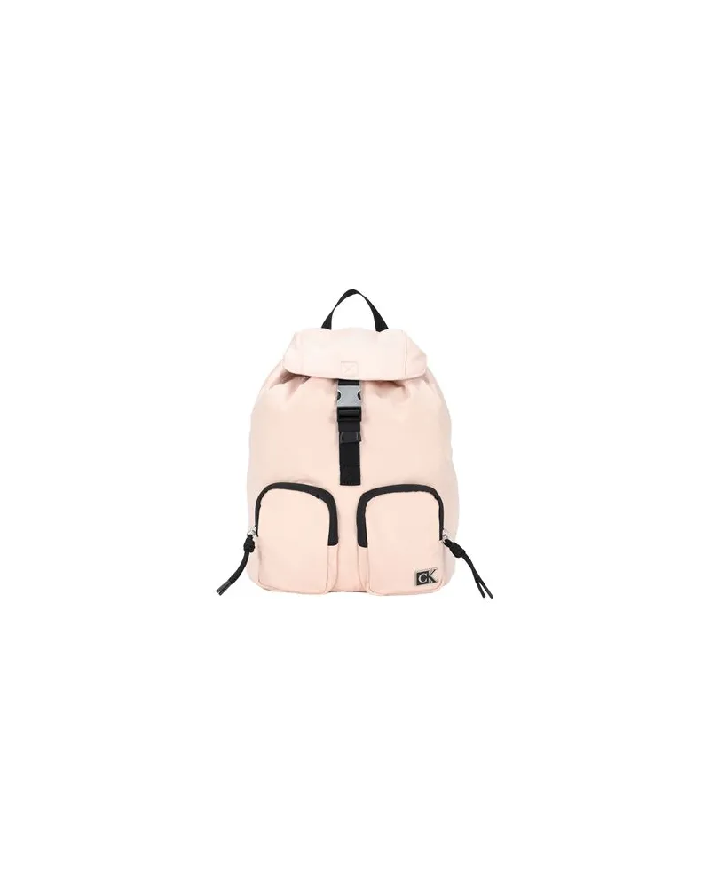 Calvin Klein FEMININE NYLON FLAP BACKPACK   - TASCHEN - Rucksäckeauf YOOX.COM Hellrosa