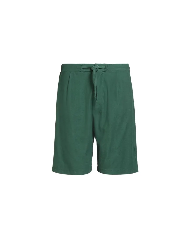 KIRED HOSEN & RÖCKE - Shorts & Bermudashortsauf YOOX.COM Grün