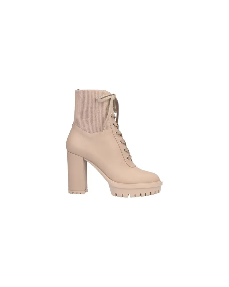 Gianvito Rossi SCHUHE - Stiefelettenauf YOOX.COM Hellbraun