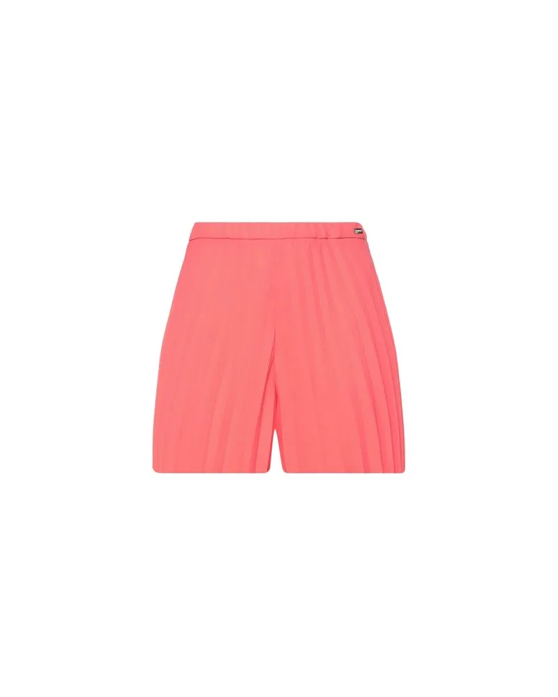 CRISTINAEFFE HOSEN & RÖCKE - Shorts & Bermudashortsauf YOOX.COM Koralle